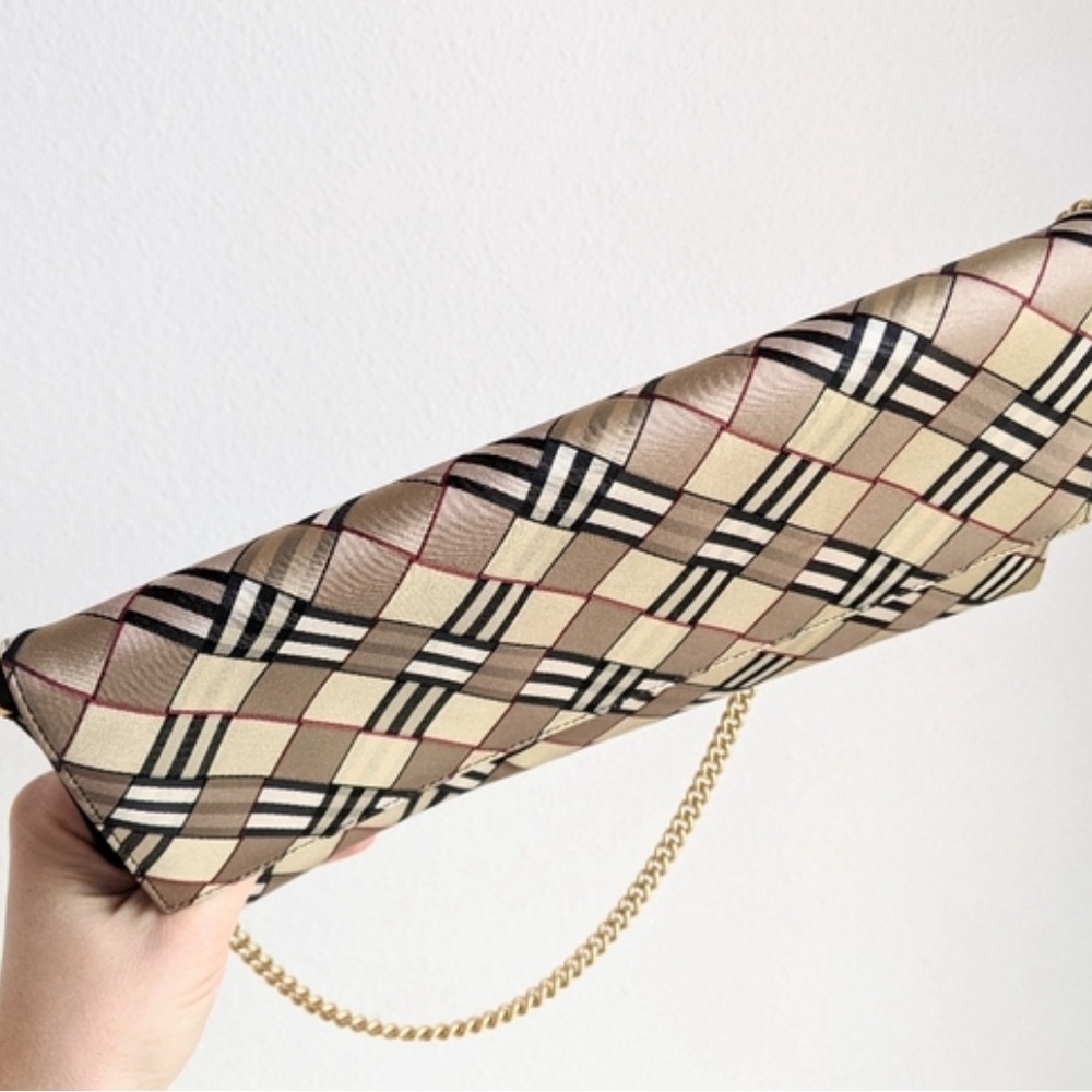 COA Burberry Cert. of Authentic Shoulder Bag, Wristlet, Clutch on Gold Chain. - Picture 4 of 9